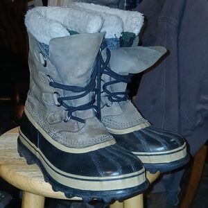 Sorel Green and Black Winter Boots